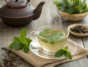 М’ятний чай: користь, приготування і застереження