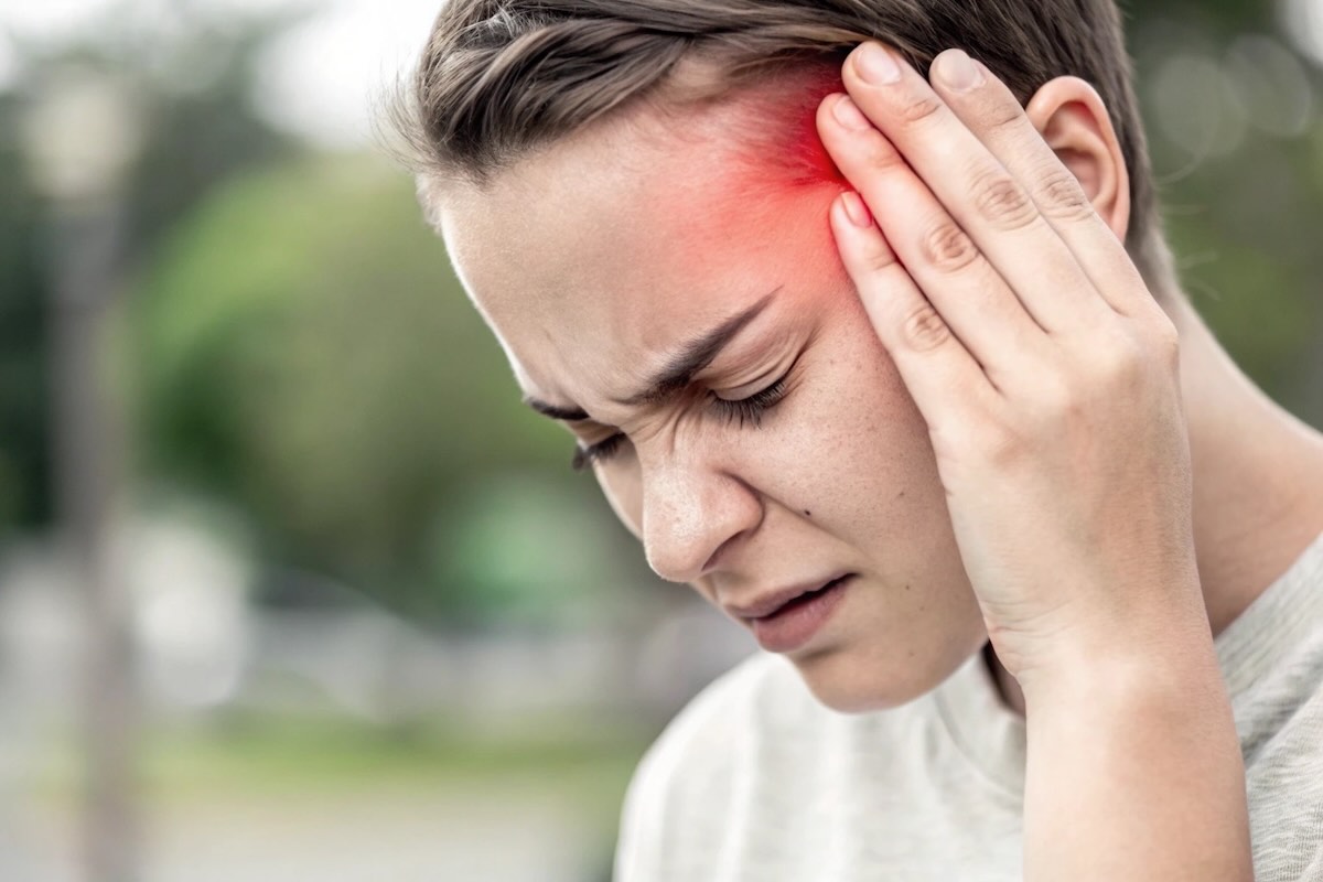 Головная боль слева: симптомы, причины и лечение